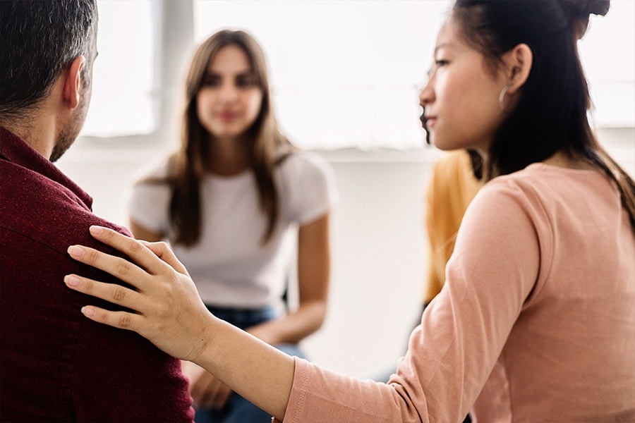 Do You Need a Therapist or a Sponsor? Understanding the Roles in Recovery